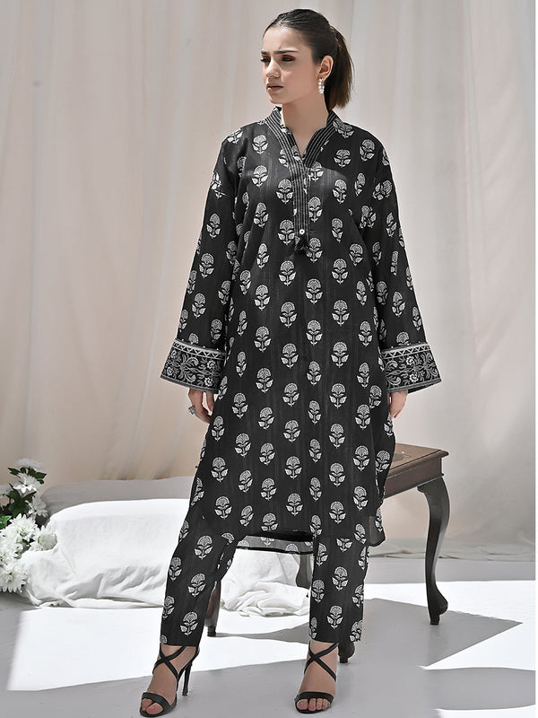 2pc -Unstitched Lawn Printed Shirt With Printed Cambric Trouser